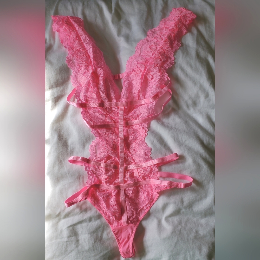 Fashion Nova pink lingerie